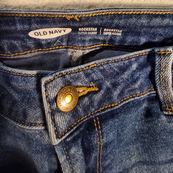 Old Navy Rockstar Super Skinny - Picture 12 of 12
